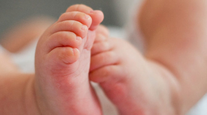 Maternidade terá de pagar despesas de família de bebê que nasceu em recepção